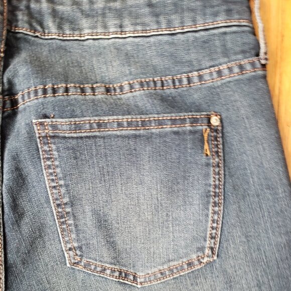 Vintage America 10/30 Weekend Crop Jeans - Picture 2 of 3